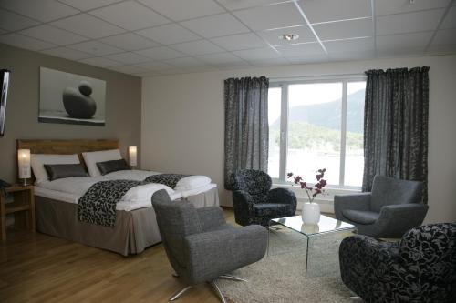 Brattvåg Fjordhotell - image 8