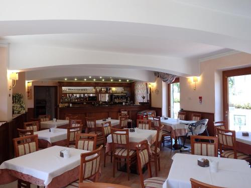 Pub/Lounge, Hotel Meridiana in Óváros