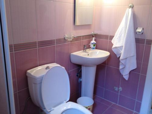Single Room image 3
