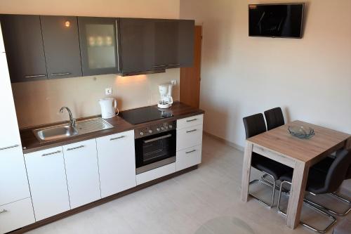 Apartments Rab Citty Vieew - image 7