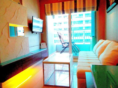 Lumpini Park Beach Top Floor by Strand 
