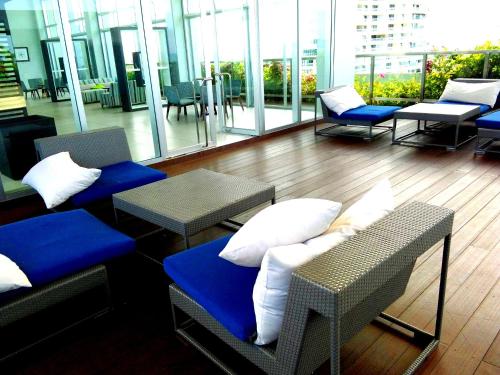 Lumpini Park Beach Top Floor by Strand  - 발코니/테라스