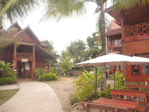 Zuela Guesthouse and Restaurant near Louang Namtha Flygplats