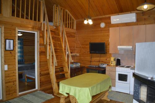 廚房, 赫基圖帕農家樂 (Maatilamatkailu Heikin Tupa) in 托伊薩