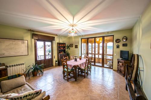 Koplietošanas atpūtas telpa ar TV, Quintanares in Rioseco de Soria