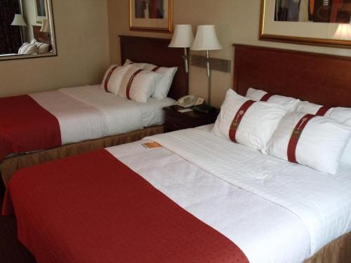 2 twin beds