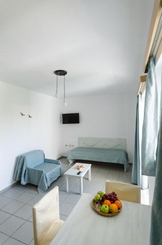 Superior One-Bedroom Apartment with Mountain View image 6