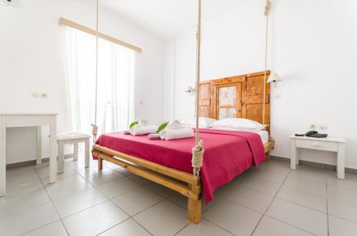 Superior One-Bedroom Apartment with Mountain View image 7