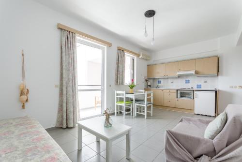 Superior One-Bedroom Apartment with Mountain View image 10
