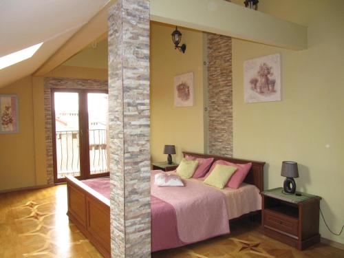 Duplex Apartment on Balzaka 25 Street image 1