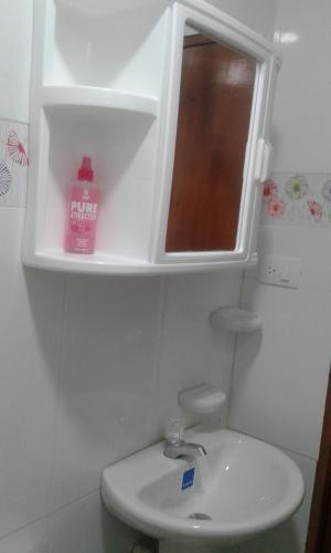 Studio Apartment image 8