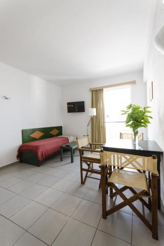 One-Bedroom Apartment with City View image 3