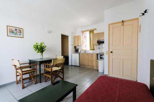One-Bedroom Apartment with City View image 4