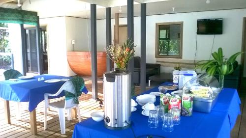 Food and beverages, Evis Resort at Nggatirana Island in Nggatirana Island