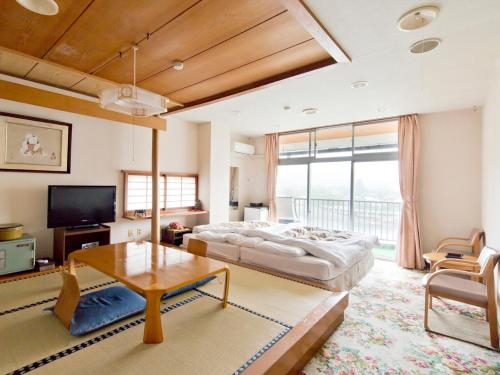 Room with Tatami Area and Lake View
