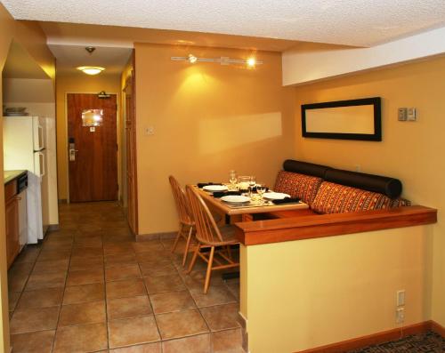 Mountain Side Hotel Whistler by Executive in Whistler, Canada