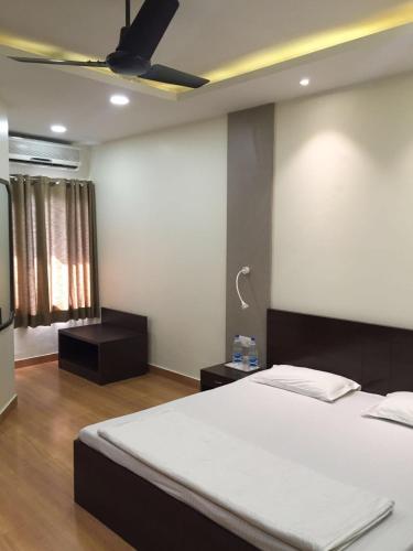 Pamposh Guest House GK II Market - Chhatarpur