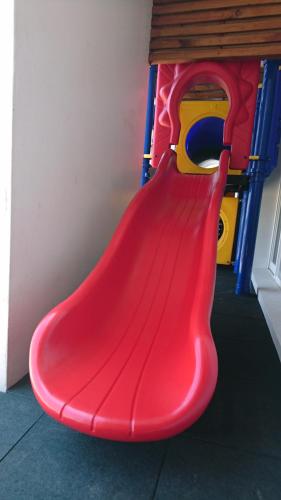 Playground, Cest la vie B&B in Eluanbi