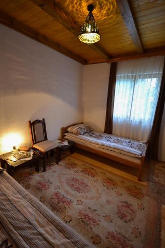 2 twin beds