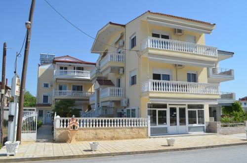 Irini Apartments Keramoti