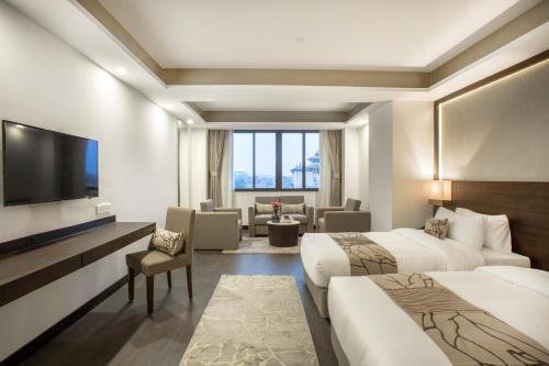 room detail thumbnail 1