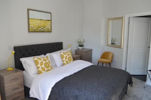 

Apartment 27 & 39 Hedgefield House