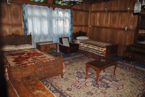 Kashmir View group of Houseboat – Srinagar, PA