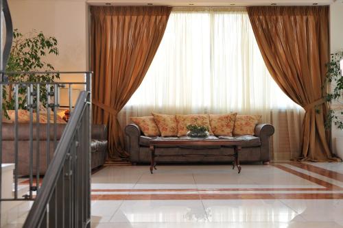 Athens Atrium Hotel & Jacuzzi Suites - image 12