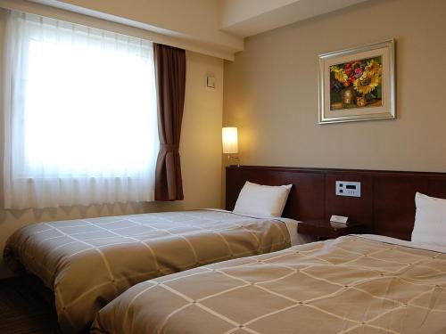 2 twin beds