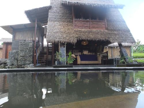 Buitenkant, Uma Nirmala Aling-Aling in Singaraja