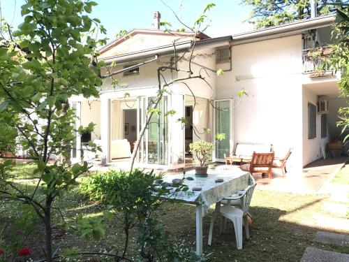  Appartamento Gran Sasso di Villa Renata, Pension in Riccione bei Ospedaletto