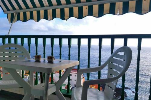 Studio Wifi Beach Front, Ferienwohnung in Puerto de Santiago