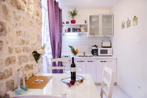 Apartment Peristil Cardo, Split (photo 8)