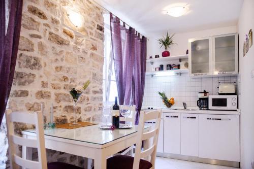 Apartment Peristil Cardo, Split (photo 7)