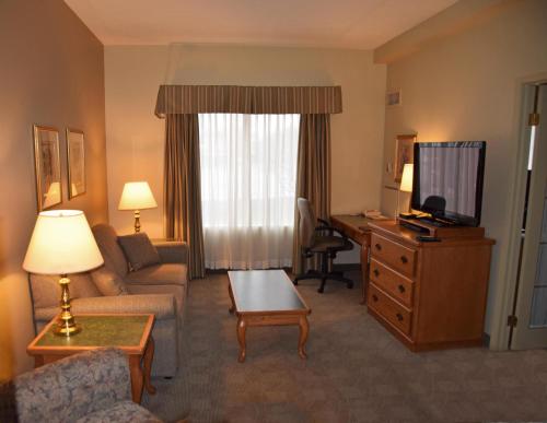 Executive Suite with One King Bed