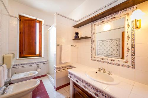 Studio Apartment with Sea View image 4