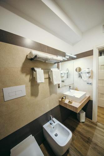 Bed Room - image 9