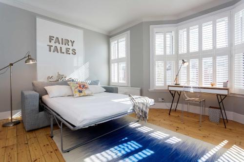 Veeve - Clapham Fairytale - image 7