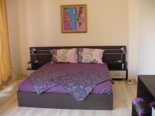 One-Bedroom Apartment with Balcony image 4