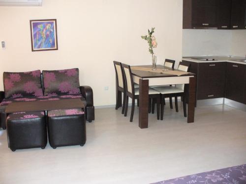 One-Bedroom Apartment with Balcony image 6