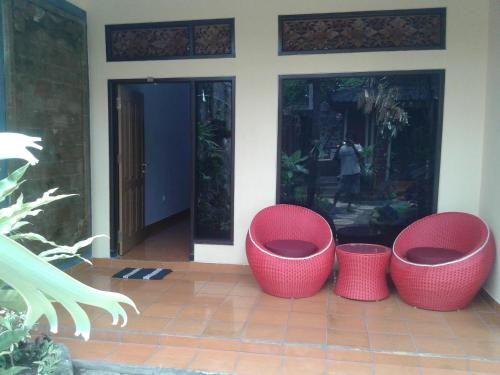 Aed, The Arya guest house in Gilimanuk
