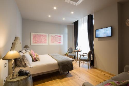 Suite with City View