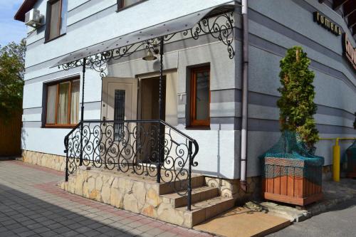 Hotel Strike - image 11