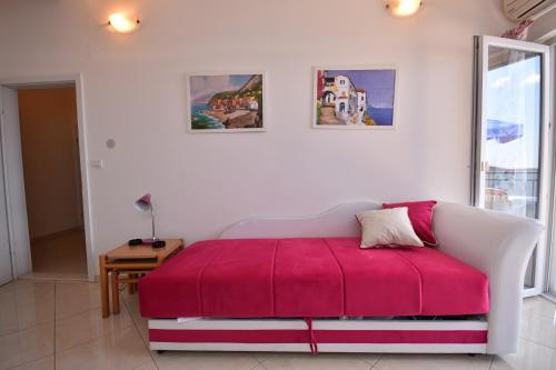 Nikic Apartments - image 4