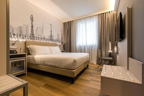 43 Station Hotel, Milán