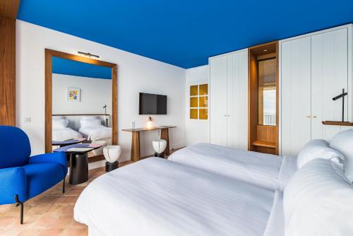 96973330 Hôtel Le Bailli De Suffren