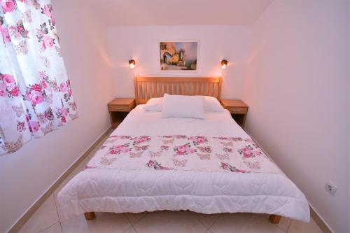 Nikic Apartments - image 6