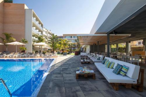 Úszómedence, Altafulla Mar Hotel in Altafulla