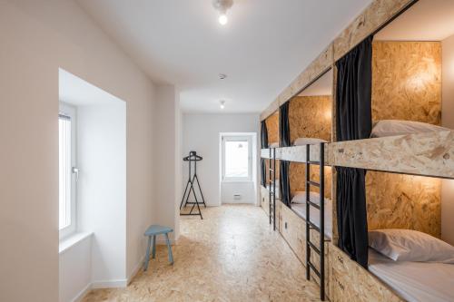 Zimmer, Hostel Conii & Suites Algarve in Quarteira