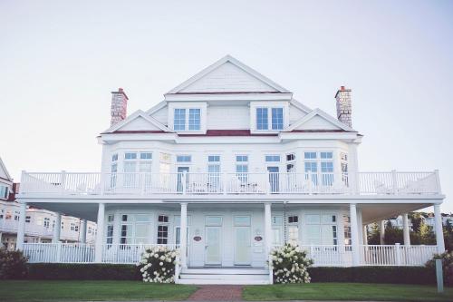 Cottages at Bay Harbor - Accommodation - Petoskey